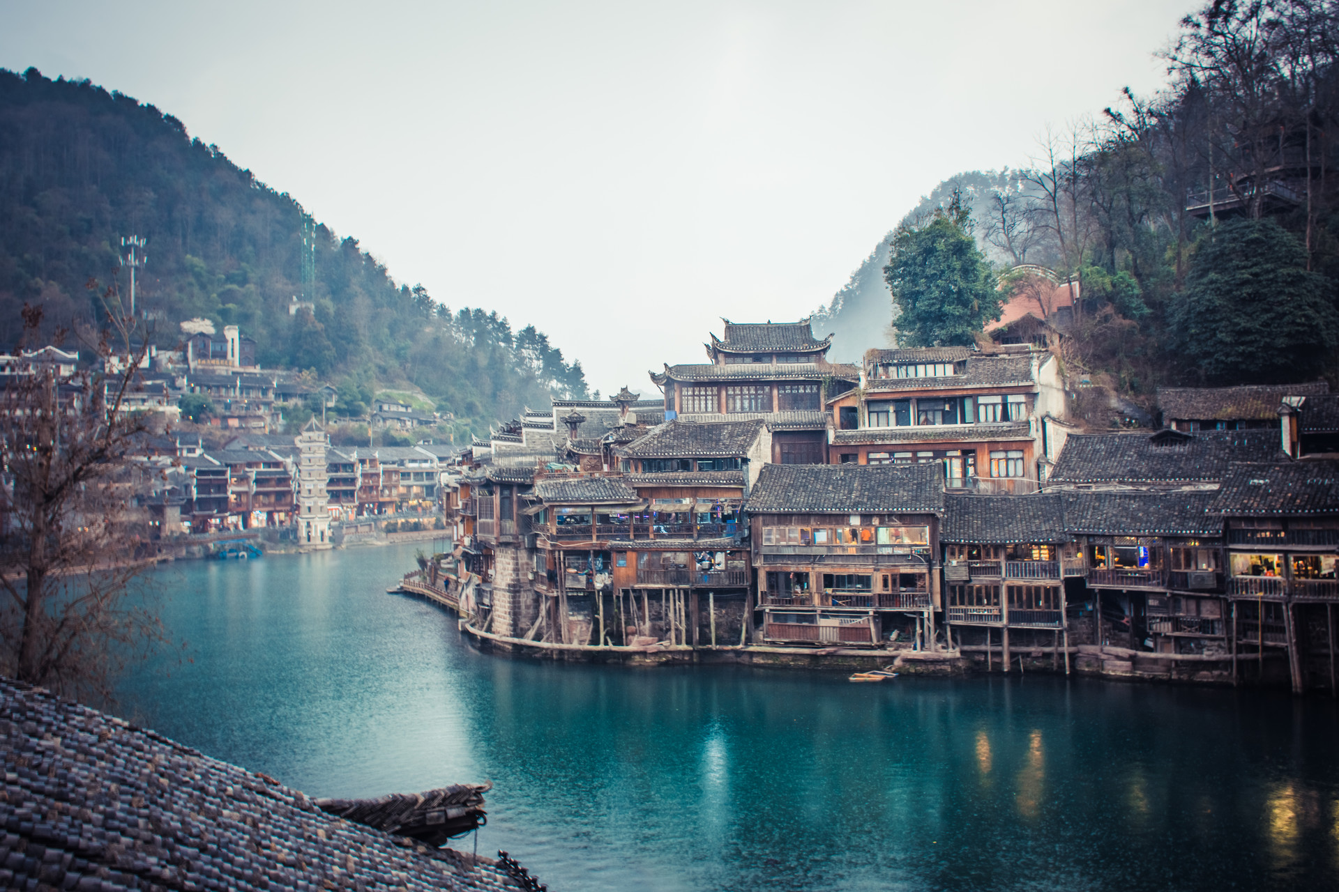 国内最有名气的古城之一,每年有成千上万的游客前来