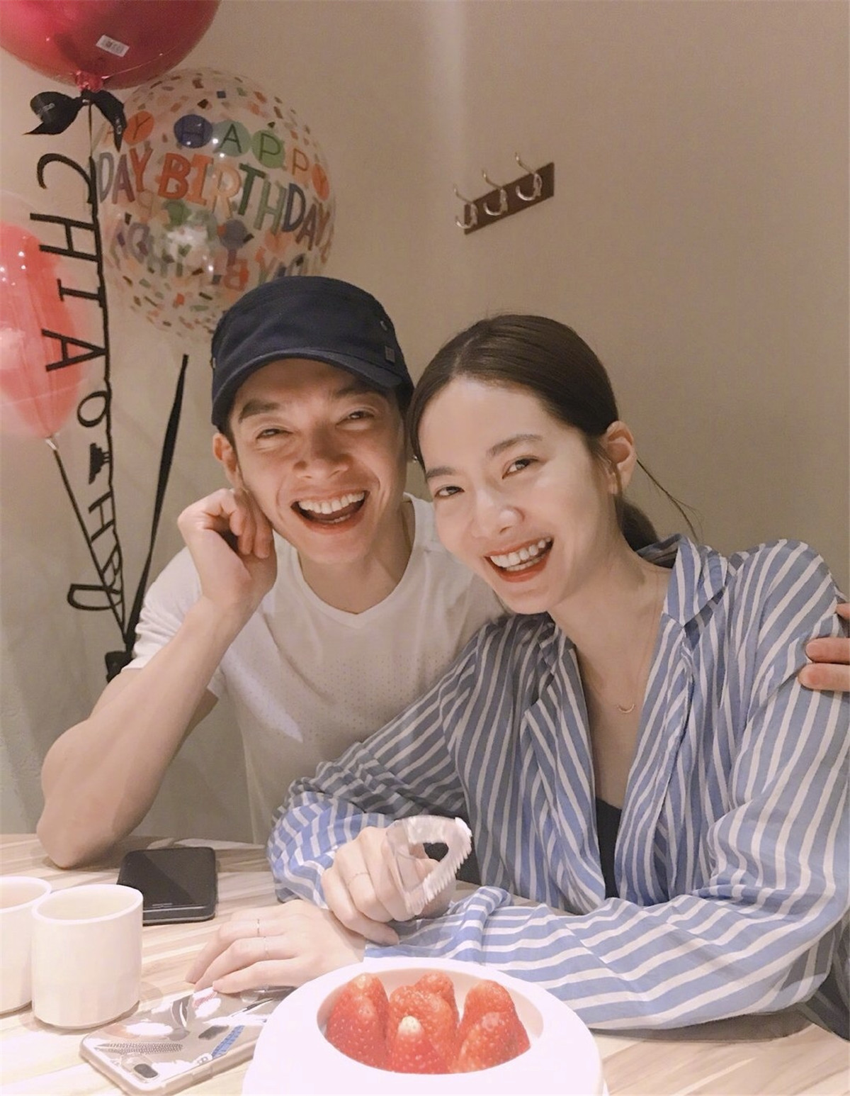 辰亦儒曾之乔宣布结婚十年爱情修成正果