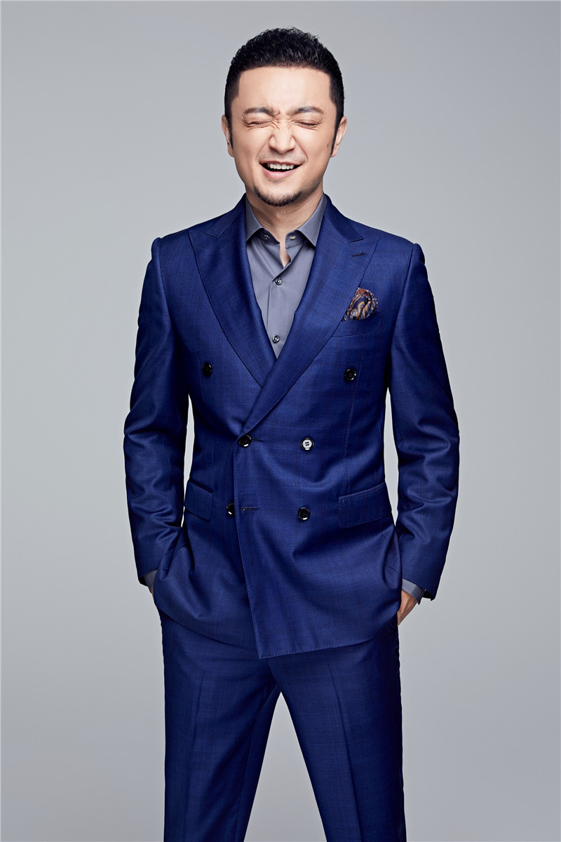 尼格买提个人随笔集一夜长大出版撒贝宁却喊话小尼这个书名起错了