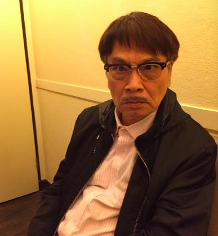 67岁吴孟达近况罕曝光,四肢纤细肚子浑圆,练太极精神奕奕