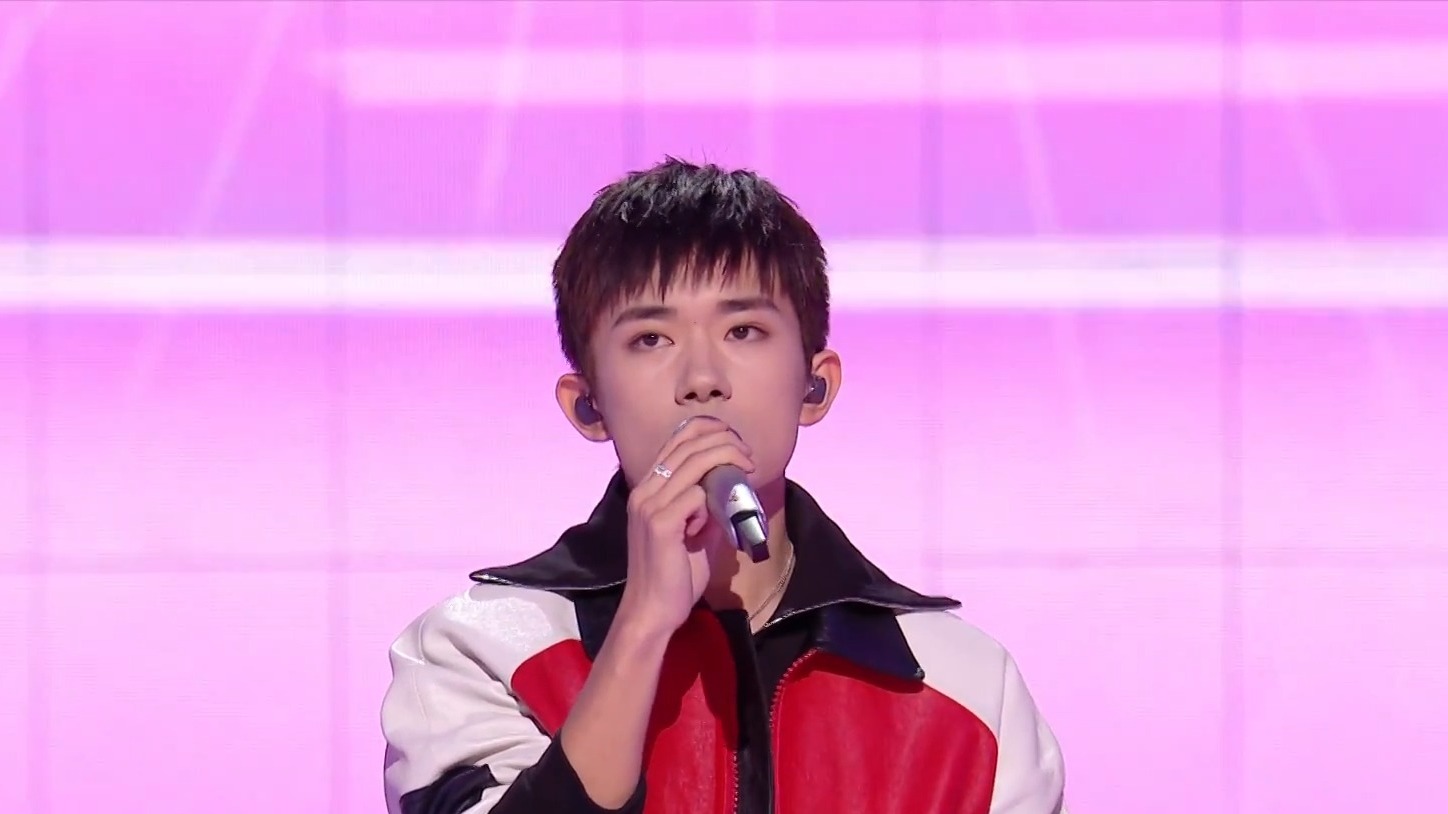 易烊千玺《1起挺你》,全民打气歌live首唱