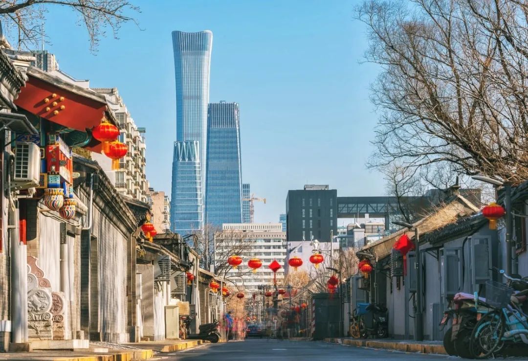 北京,繁华与古老并存,高楼大厦和千年古塔并立,而相比较并不引人瞩目