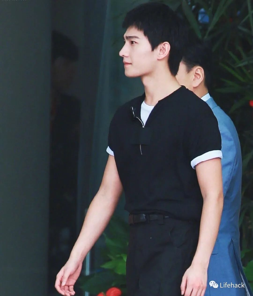 杨洋胸肌火爆全网网友这身材我馋了