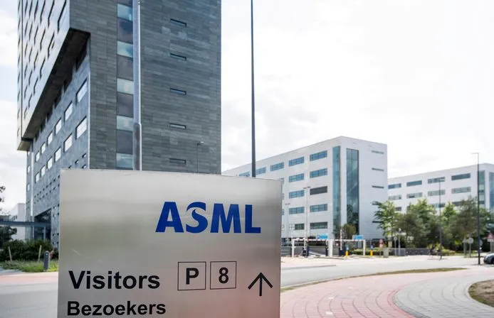 文章说,荷兰高科技公司阿斯麦(asml)对于是否可以向中国供应极紫外