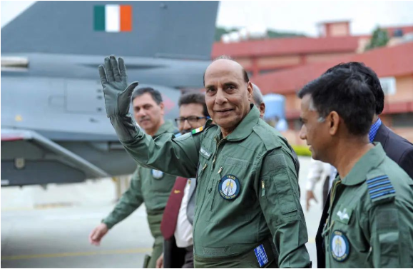 ▼印度国防部长辛格