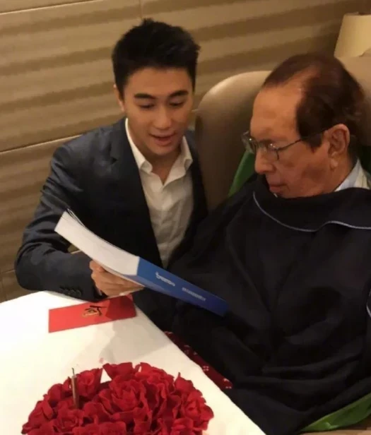 赌王去世子女闹僵?何猷君何超莲ins互相取关