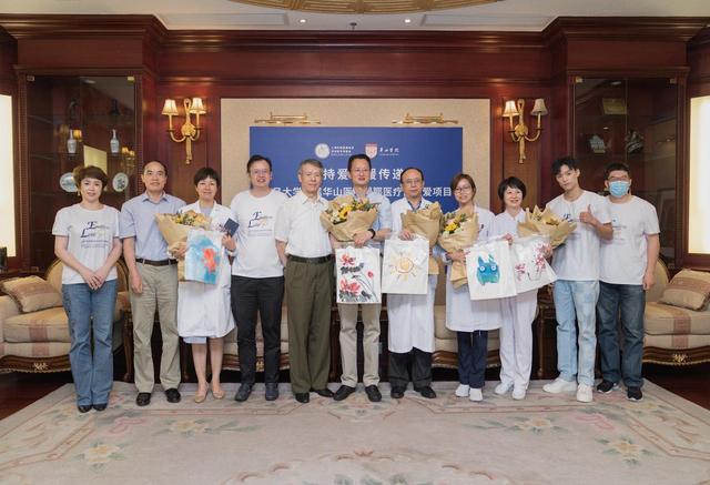 从左至右分别是:殷小凡,徐雄心,李圣青,顾建华,施