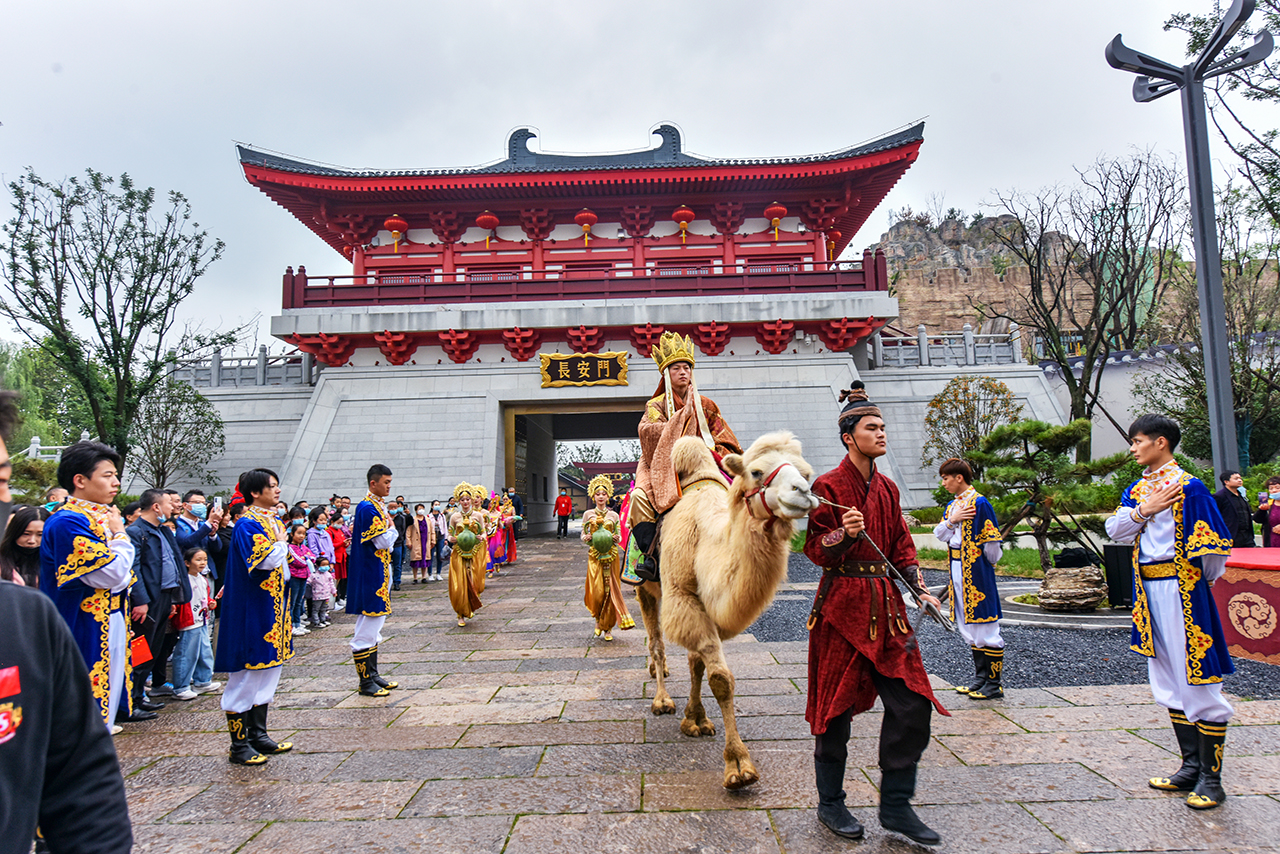 刷爆朋友圈的西安宋城千古情,只需一日,穿越西安千年传奇__凤凰网