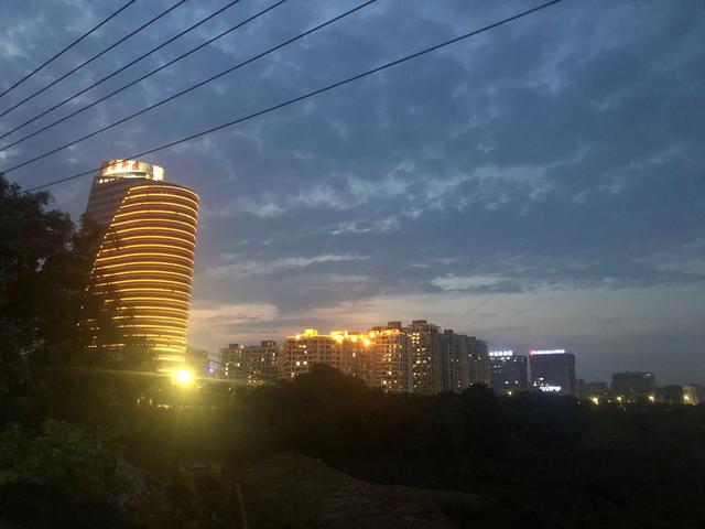 redmik30pro的夜拍测试优点缺点都说一下