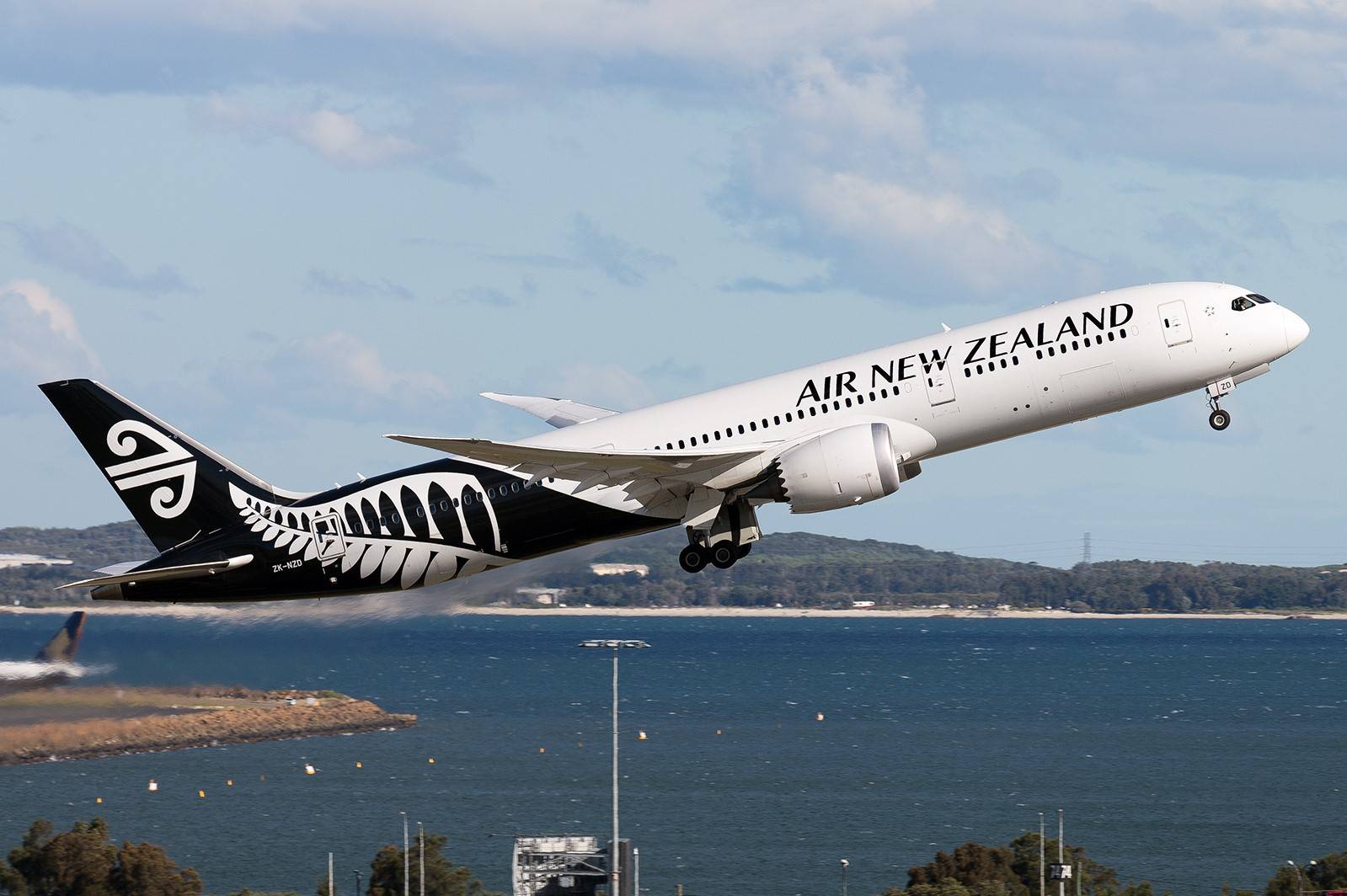 新西兰航空的首次货运飞行是由一架波音787