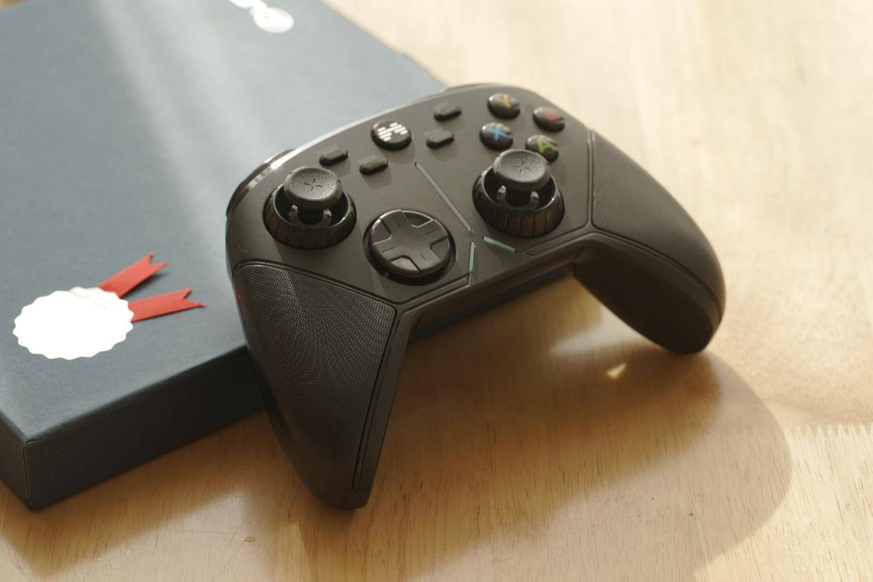 端游更酷玩法:北通阿修罗3无线版手柄体验