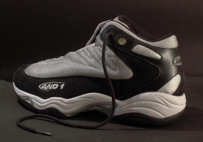 球鞋传奇31:赤脚国王——克里斯-韦伯-荒诞球鞋史