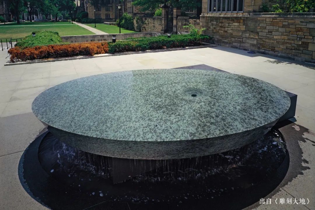 林璎设计的《妇女之桌》