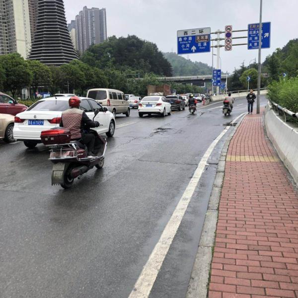 新区公安局交警支队车辆所已搬迁至贵安新区贵红大道汽车文化未来城