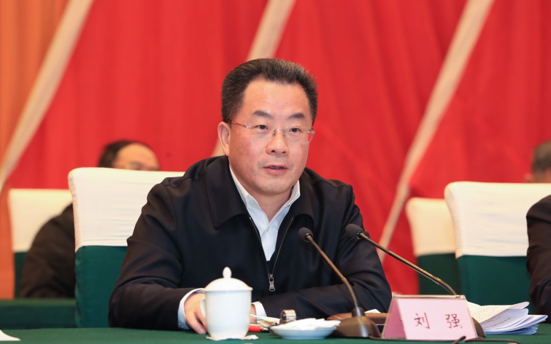 泸州市委书记刘强会议强调,要抢抓政策机遇,充分发挥泸州白酒产业的