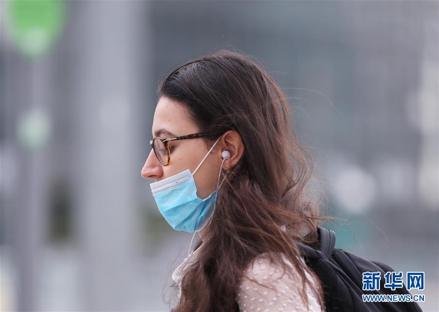 法国疫情反弹面临度假季与开学季双重压力