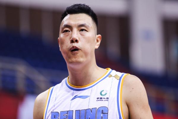 翟晓川回归帮助首钢取胜。 本文图片 视觉中国