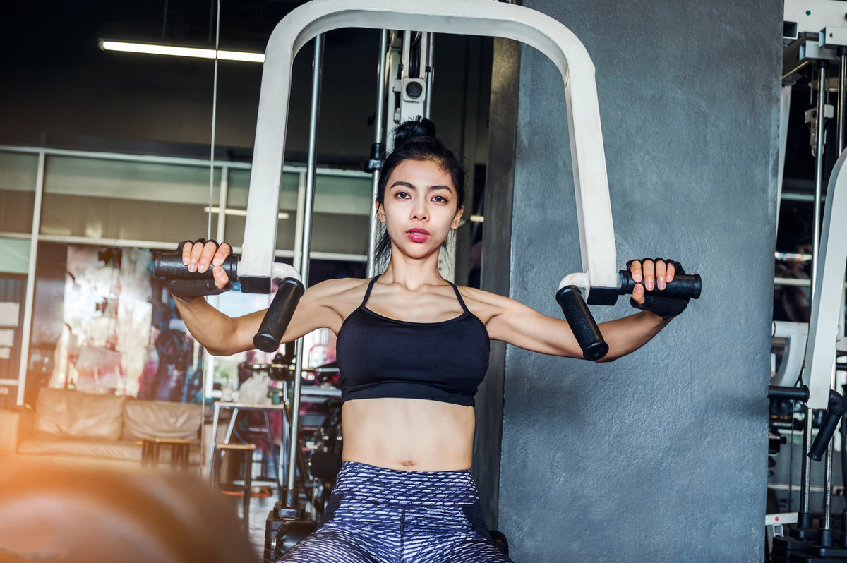 女人天下 正文健身训练大致分为两种训练类型,一种是力量训练,另一种