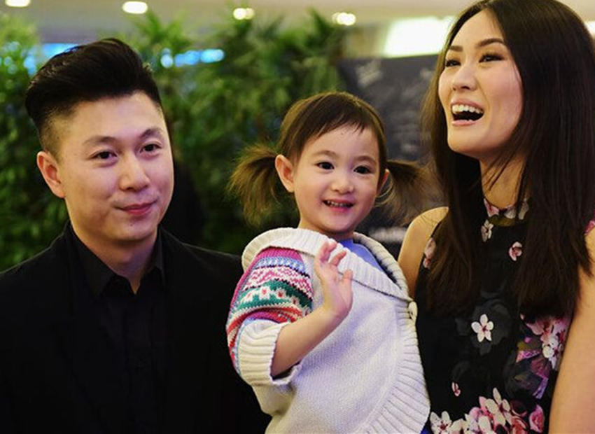 李小鹏女儿 从小美到大 如今长成大姑娘 美得超有 辨识度