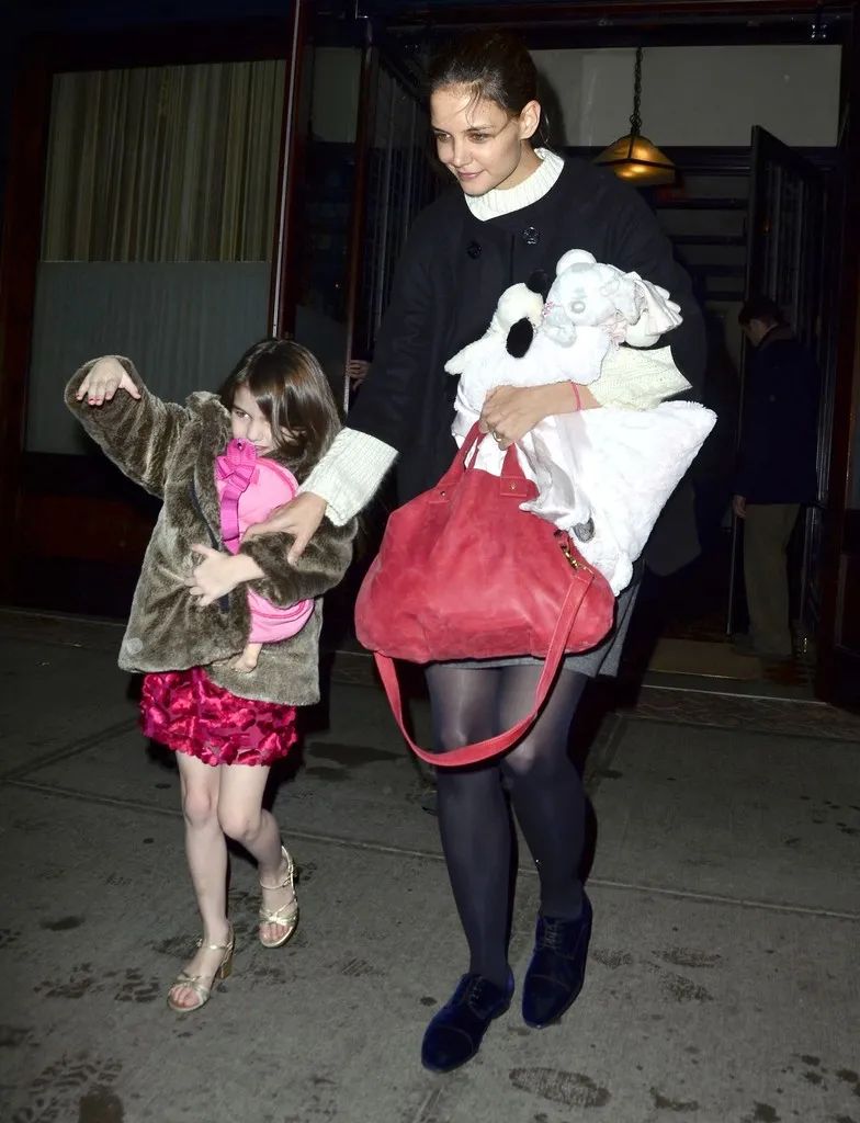 就一不小心,小苏瑞也成了风口浪尖的人物,穿高跟鞋会引发讨论,穿皮草