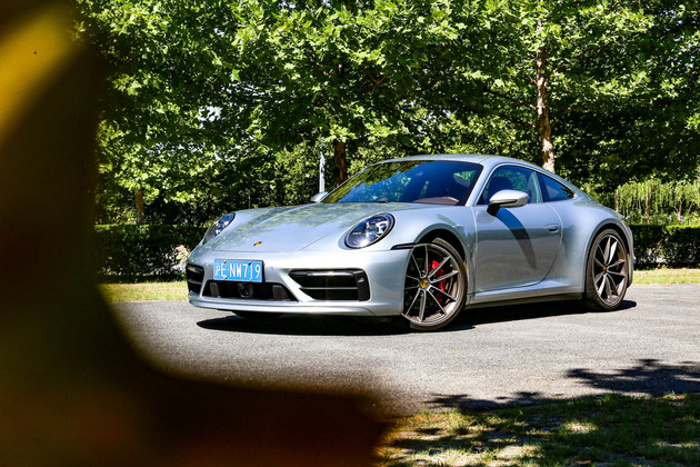 可甜可炸 试驾体验保时捷911 Carrera S