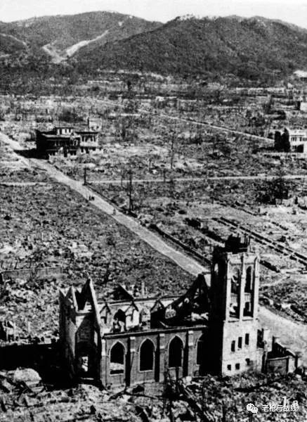 原爆投下鏡頭裡的1945年廣島長崎空襲