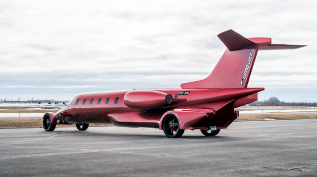 他们将一架货真价实的庞巴迪learjet喷气公务机,通过多项定制化改装