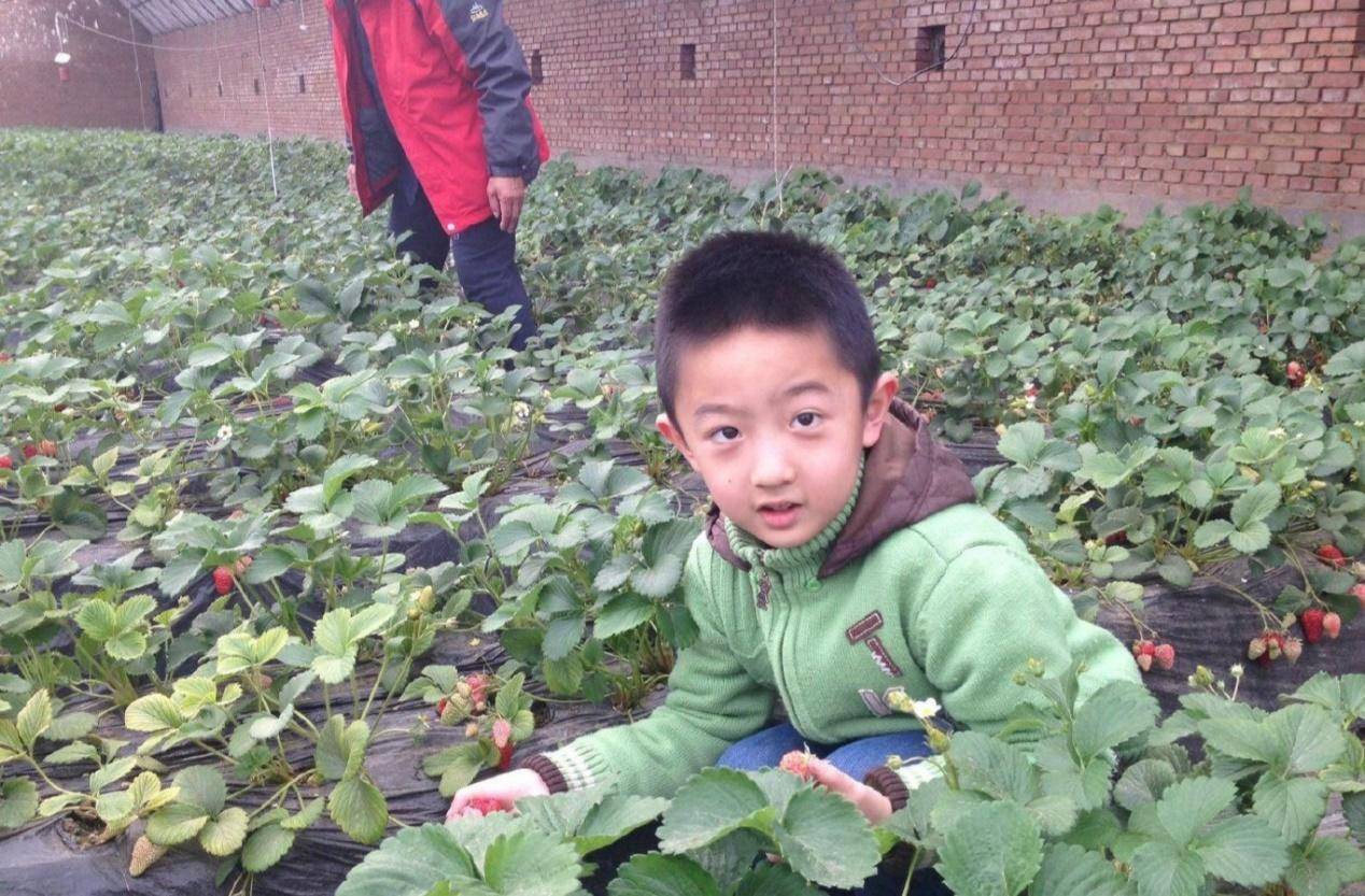 时间长了以后,大家给于思洋起名叫做郭小宝.