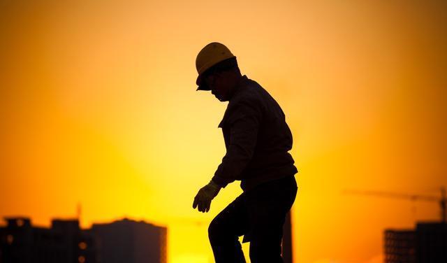 工地开高价招工农民工真能拿到400元一天吗听听农民工心里话