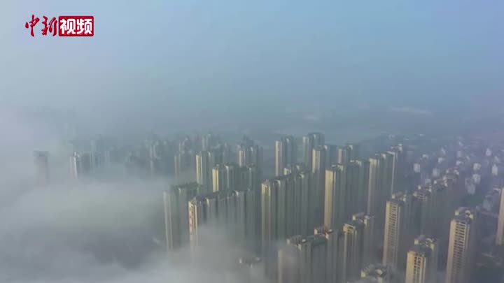 安徽宣城现平流雾景观如天空之城