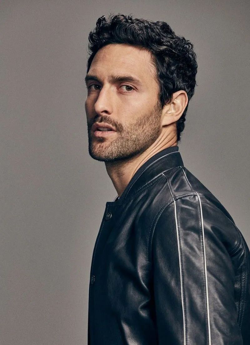 《长长长》男主noah mills 回归时尚圈