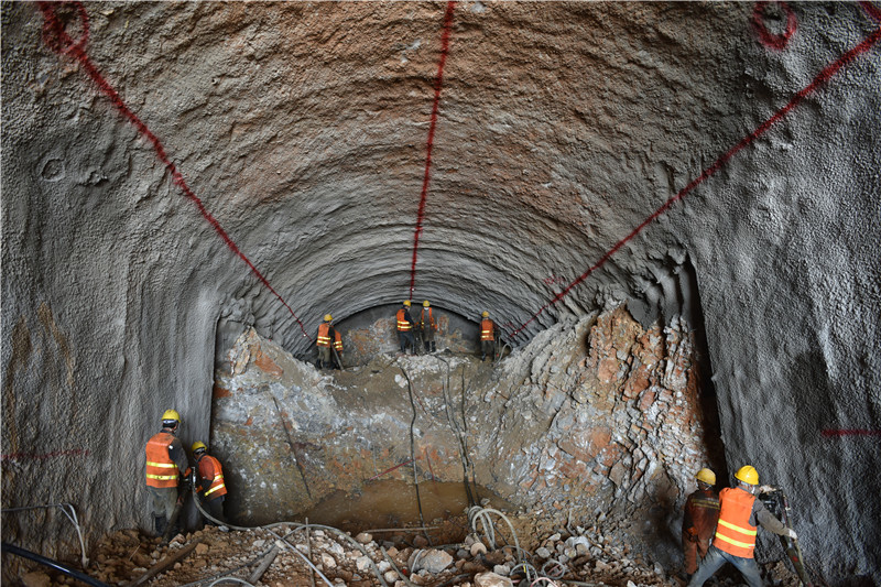 提前74天!昆明引水全线首条斜井顺利掘进到正洞