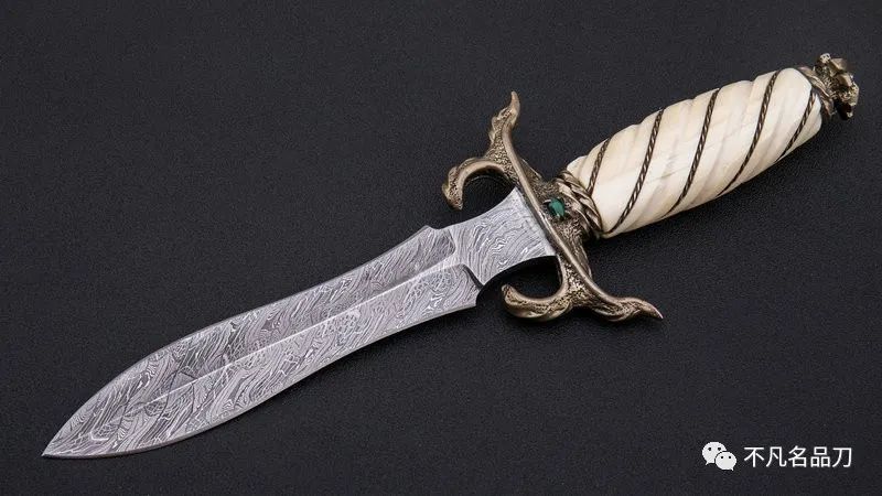 拉贝罗全手工打造黑鹰战斧打开凤凰