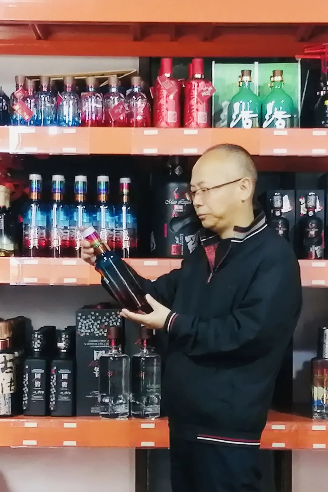 专访简单小酒创始人曹鹏:从商人到时代表达者的逆行