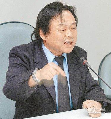 扶龙王 王世坚去年曾说 蔡英文连任就跳海 凤凰网