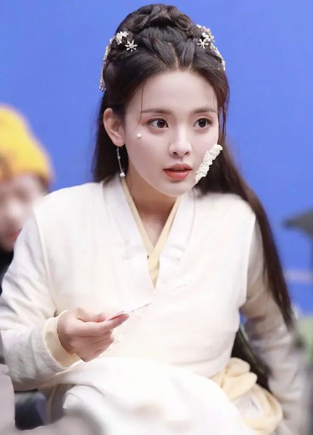 神医凰后剧版2020上线火箭少女加帅哥这也太养眼了