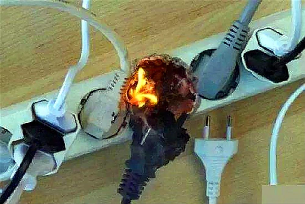 家中用电器发生短路,可否用此法检测?多数初中生怕此类物理题