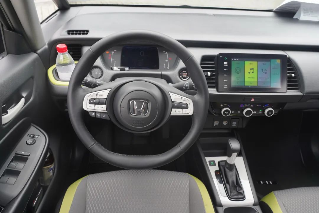 首试第四代飞度:拥有让保时捷车主驻足的魅力