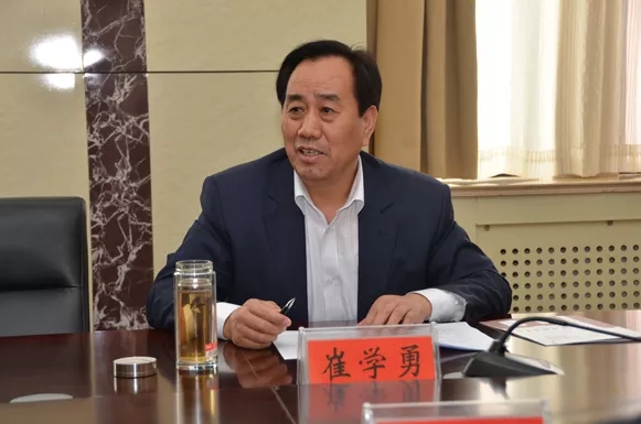 曾任新乡市政府副秘书长,新乡市原阳县县长,辉县市市长,市委书记等职