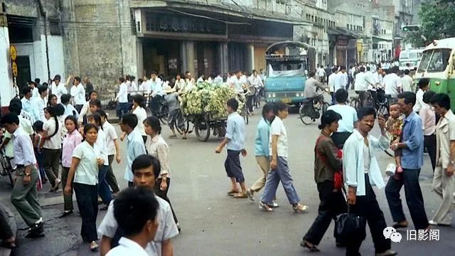 中国生活1979年，北京海淀四季青公社，上海静安区的街景_凤凰网