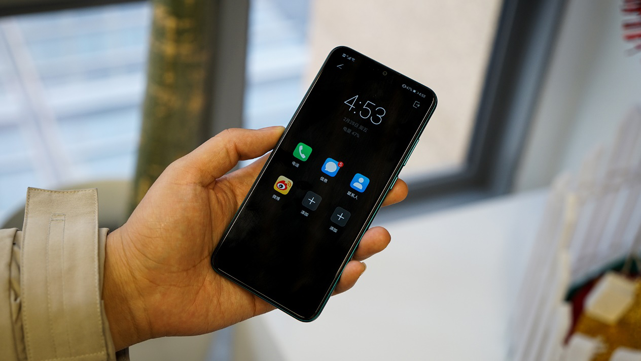 华为畅享10e支持反向充电功能,用户可通过otg充电线,使华为畅享10e以