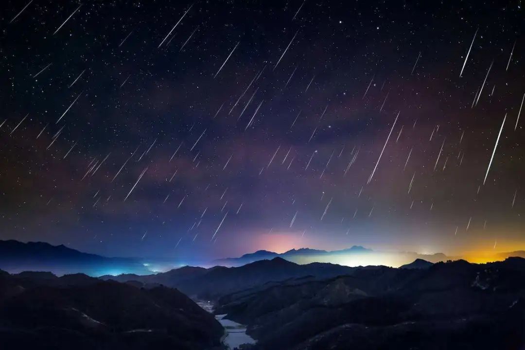 发现比头发还细的微流星体不仅把水送到地球还送到了灶神星