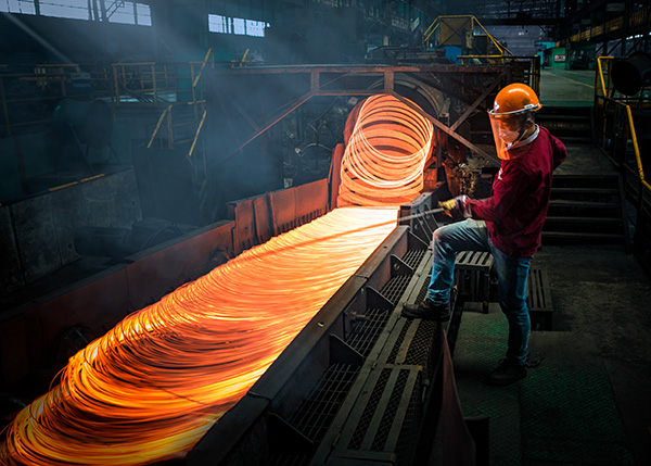 2020年6月10日,苏州,钢厂线材车间.人民视觉 资料图