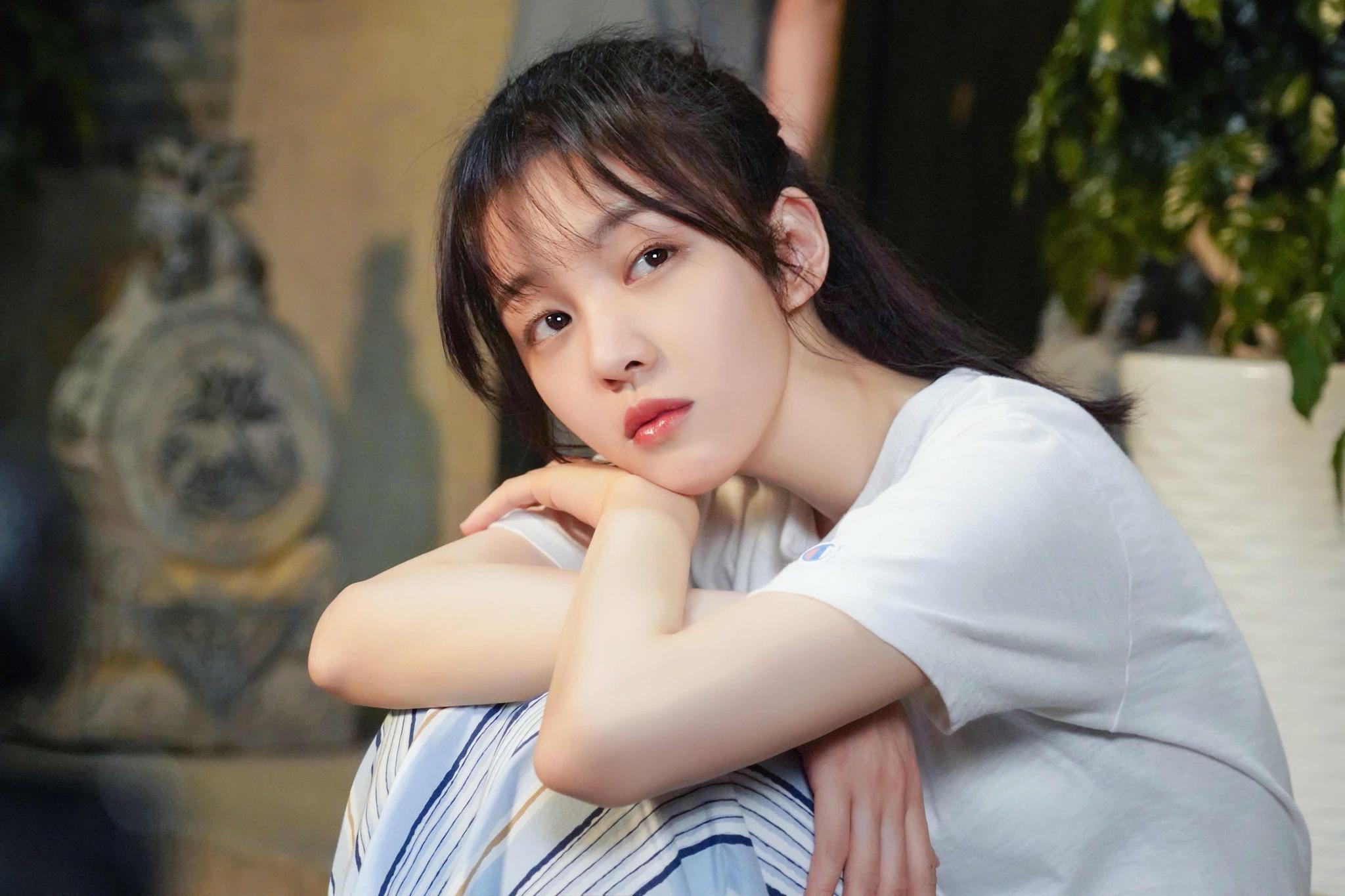 向日葵少女马栗出道1周年 携主演新剧《快乐520》治愈来袭