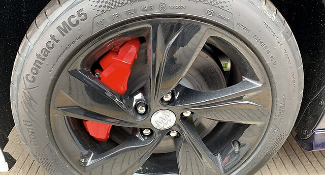 brembo四活塞卡钳/按钮式电子换挡机构 实拍全新别克君威gs