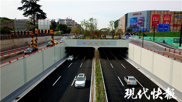 这标志着红山路—和燕路快速化改造工程首个快速路隧道—红山路隧道