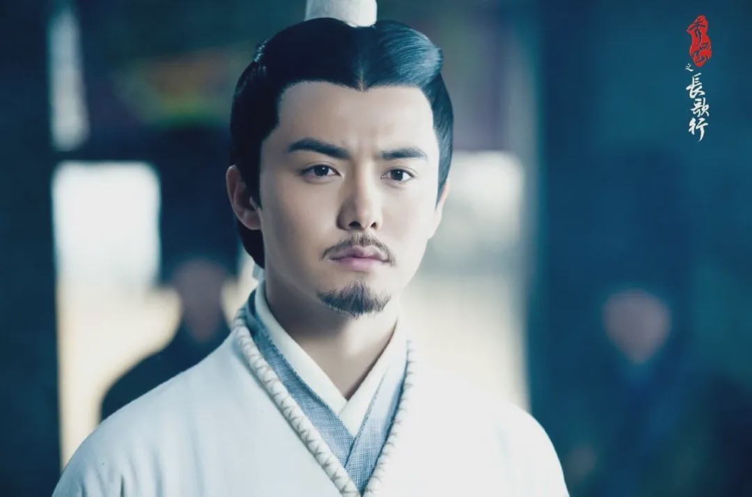 的诱惑,成为一个著名的隐士,不仅如此,他还曾经把腿压在刘秀的腿上