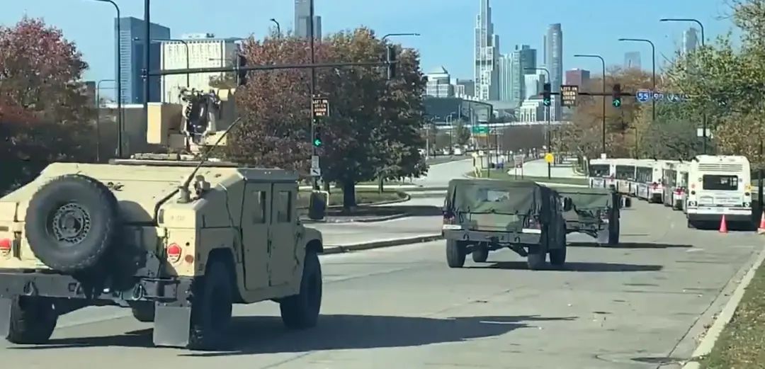 美国国民警卫队车辆进入芝加哥 图自社交媒体