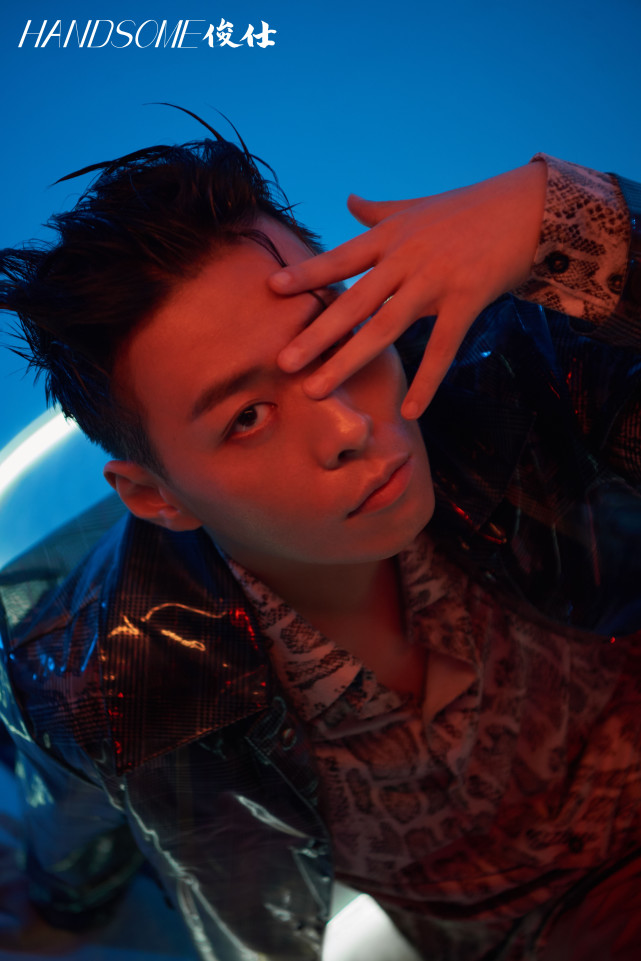 演员王山水时尚写真潮酷满分 光影之间尽显男性魅力