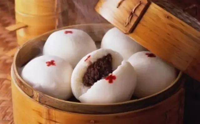 xxxx (豆包) xxxx 本地百姓喜欢吃的食品,如 牛舌饼,豆糕,油炸糕,凉糕